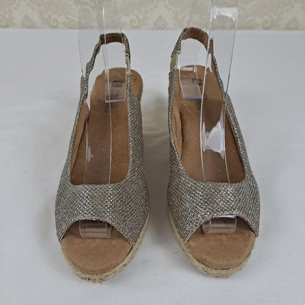 White Mountain Size 6M Gold Glitter Fabric Upper Sandals Wedge Heel Espadrille
